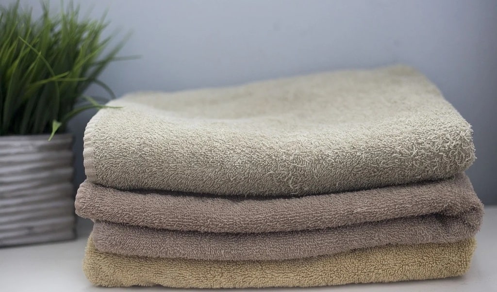 Serviettes en coton vs microfibre, quel est le meilleur choix